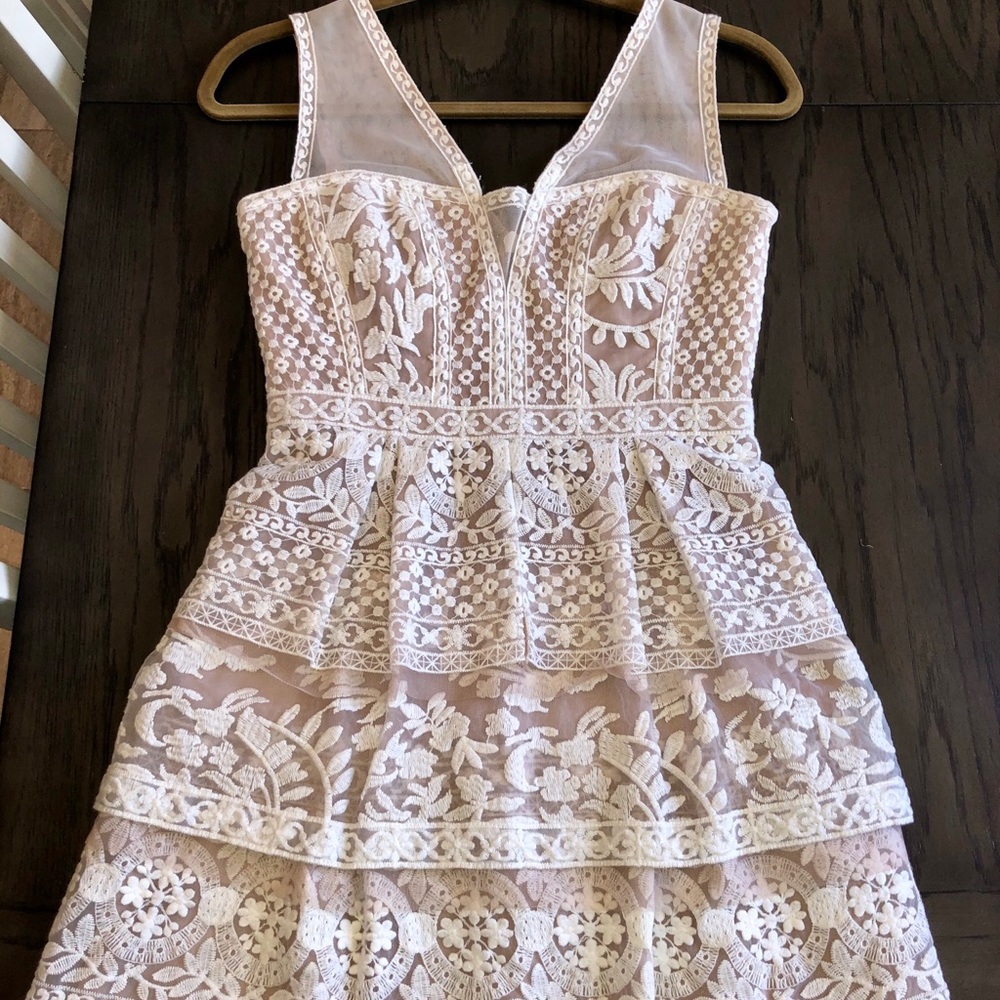 BCBG Max Azria LACE DRESS